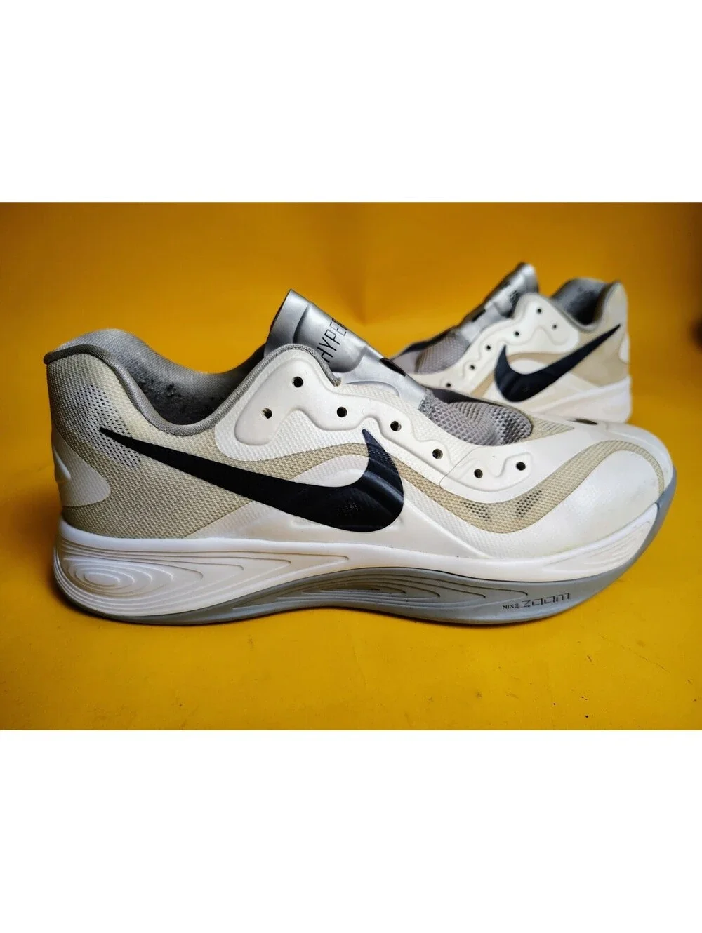 Nike Zoom Hyperfuse Low White Black Grey 616620-110 Basketball Men's Size 9.5